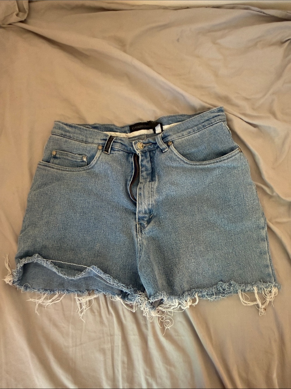 Classiques Entier Light Blue Denim Cutoff Shorts